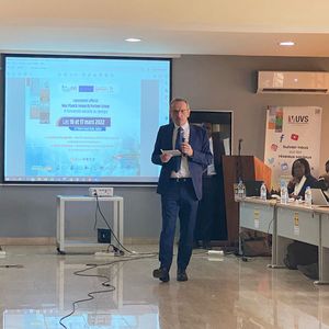 Josef Drexl during his opening lecture at the launch of the Max Planck Partner Group Senegal. (Photo: Université Virtuelle du Senegal)