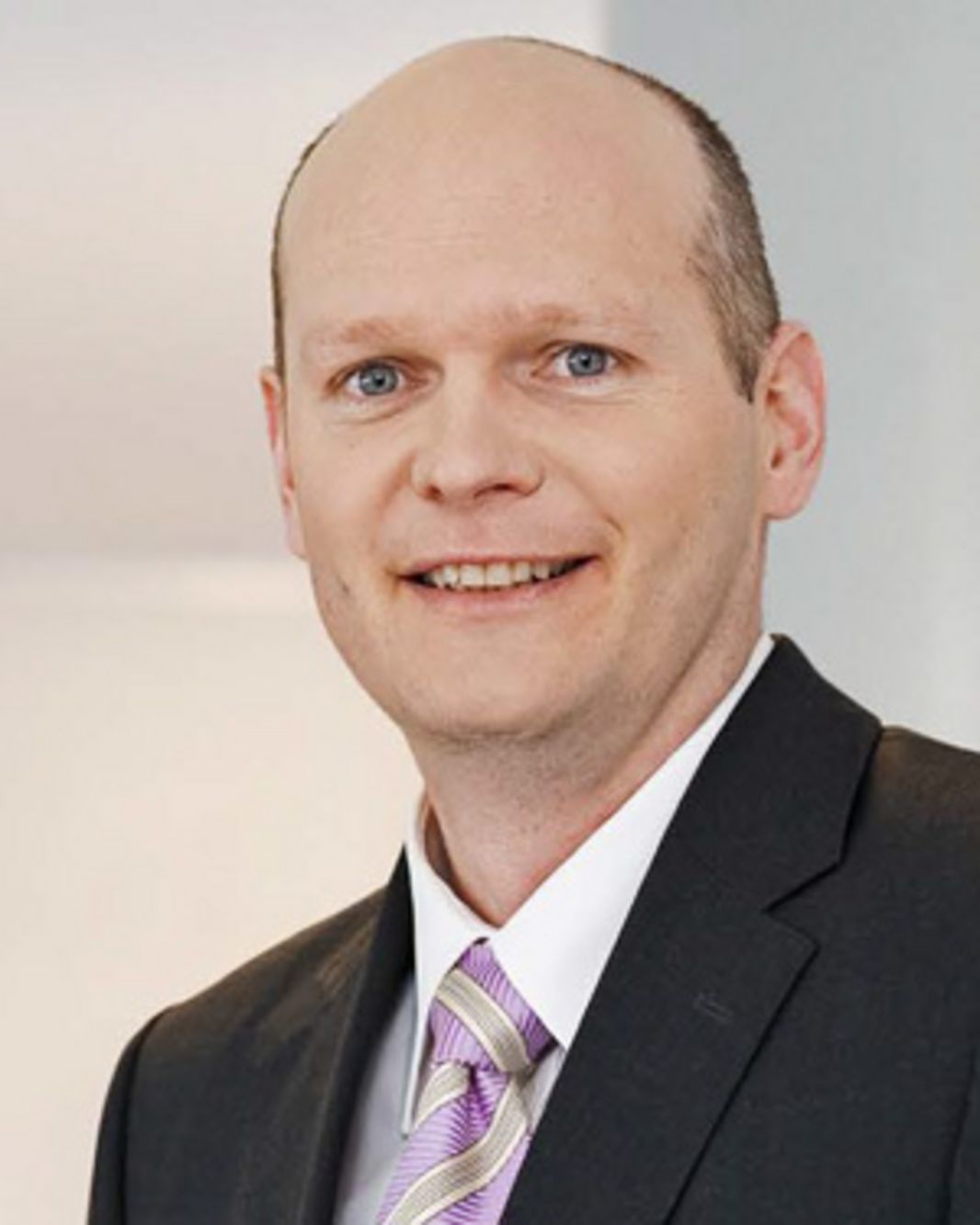 Dr. Simon Holzer